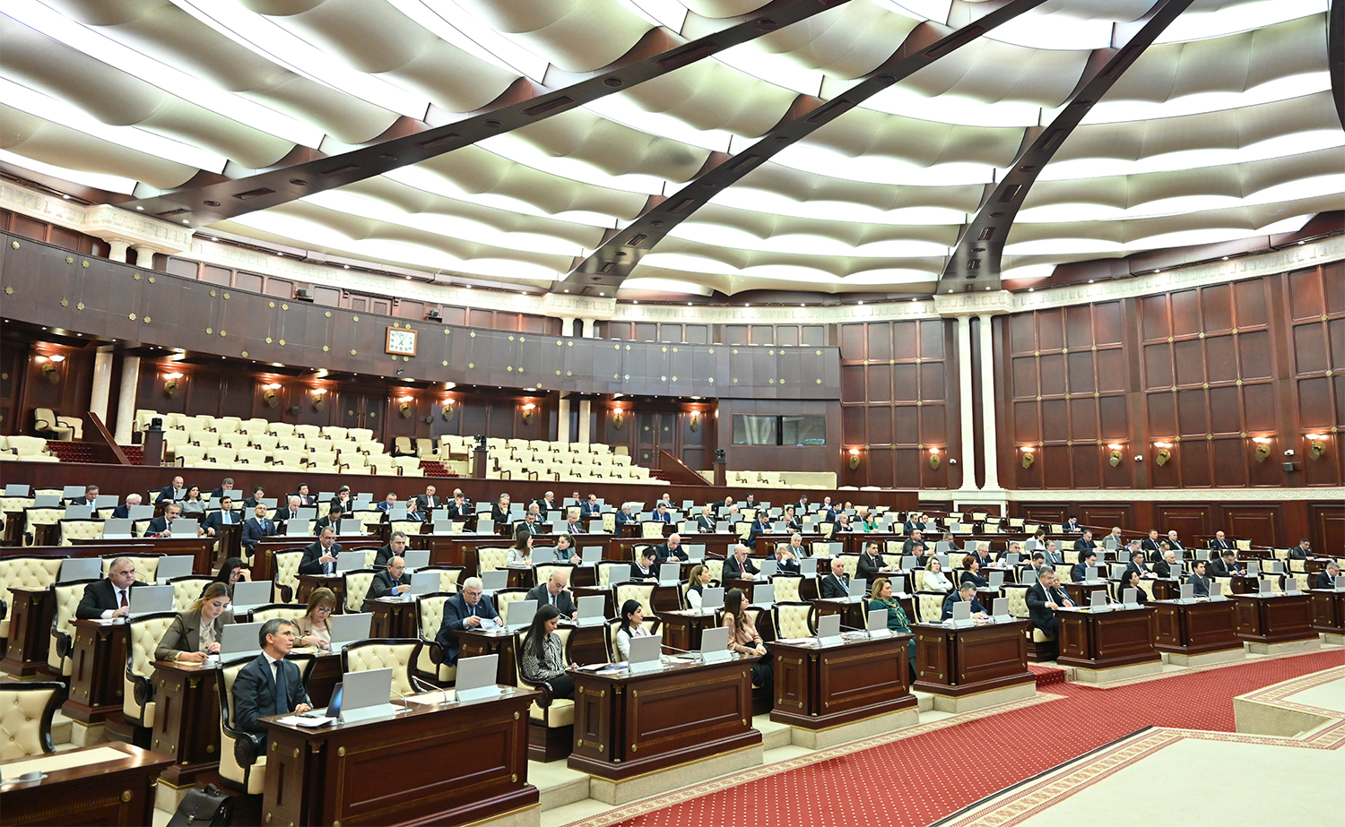 Milli Məclisin plenar iclasında