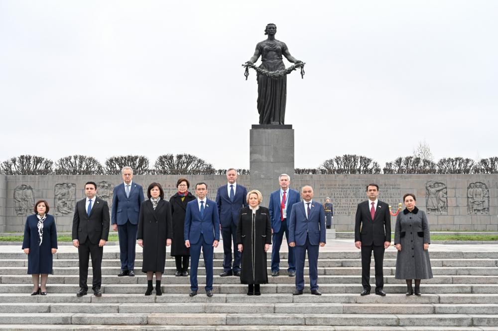 Milli Məclisin sədri Sahibə Qafarova Sankt-Peterburqda faşizm üzərində Qələbənin 80 illiyinə həsr olunmuş tədbirlərdə iştirak edib