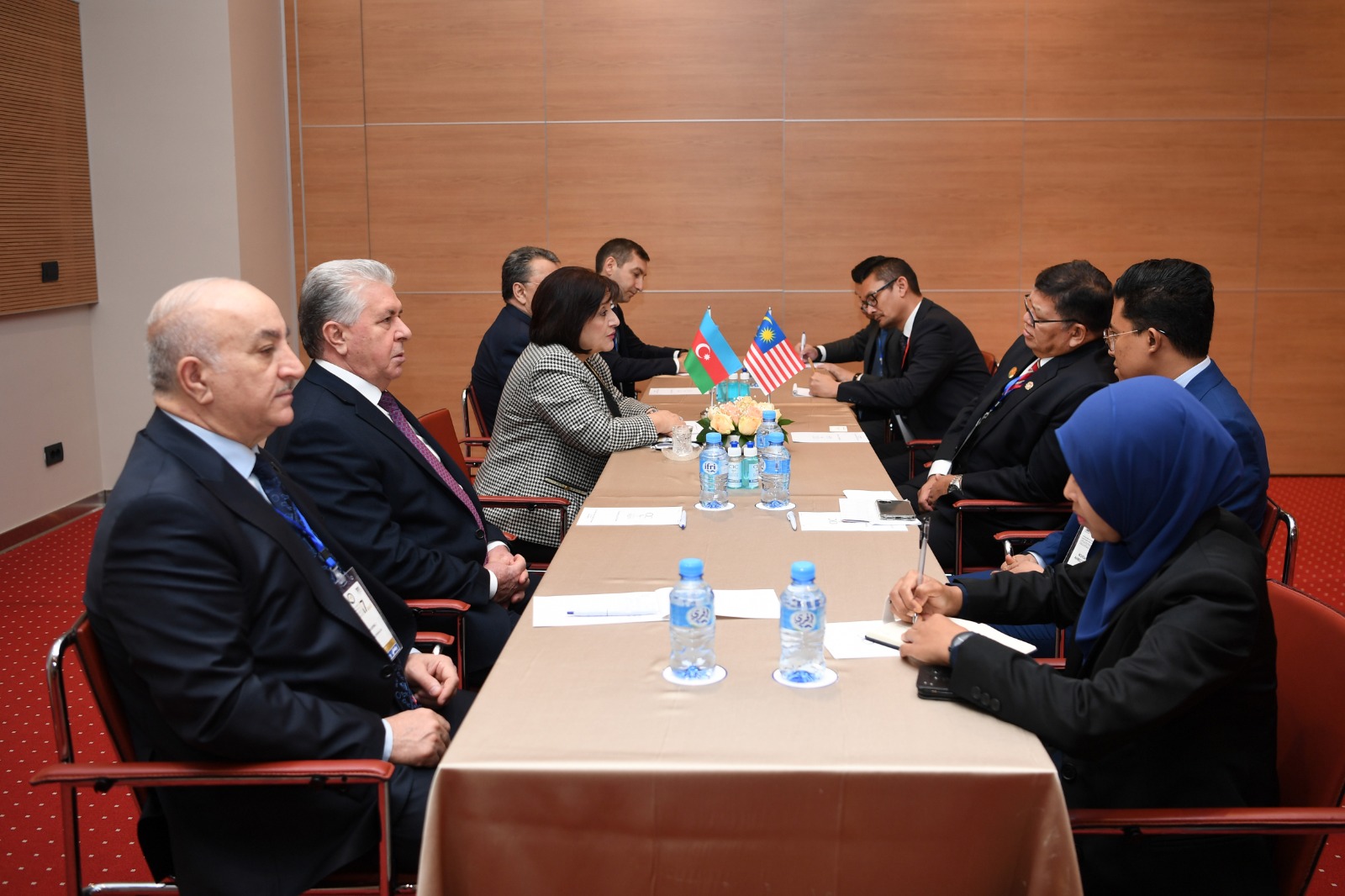 Состоялась встреча председателя Милли Меджлиса Сагибы Гафаровой с председателем Палаты представителей парламента Малайзии