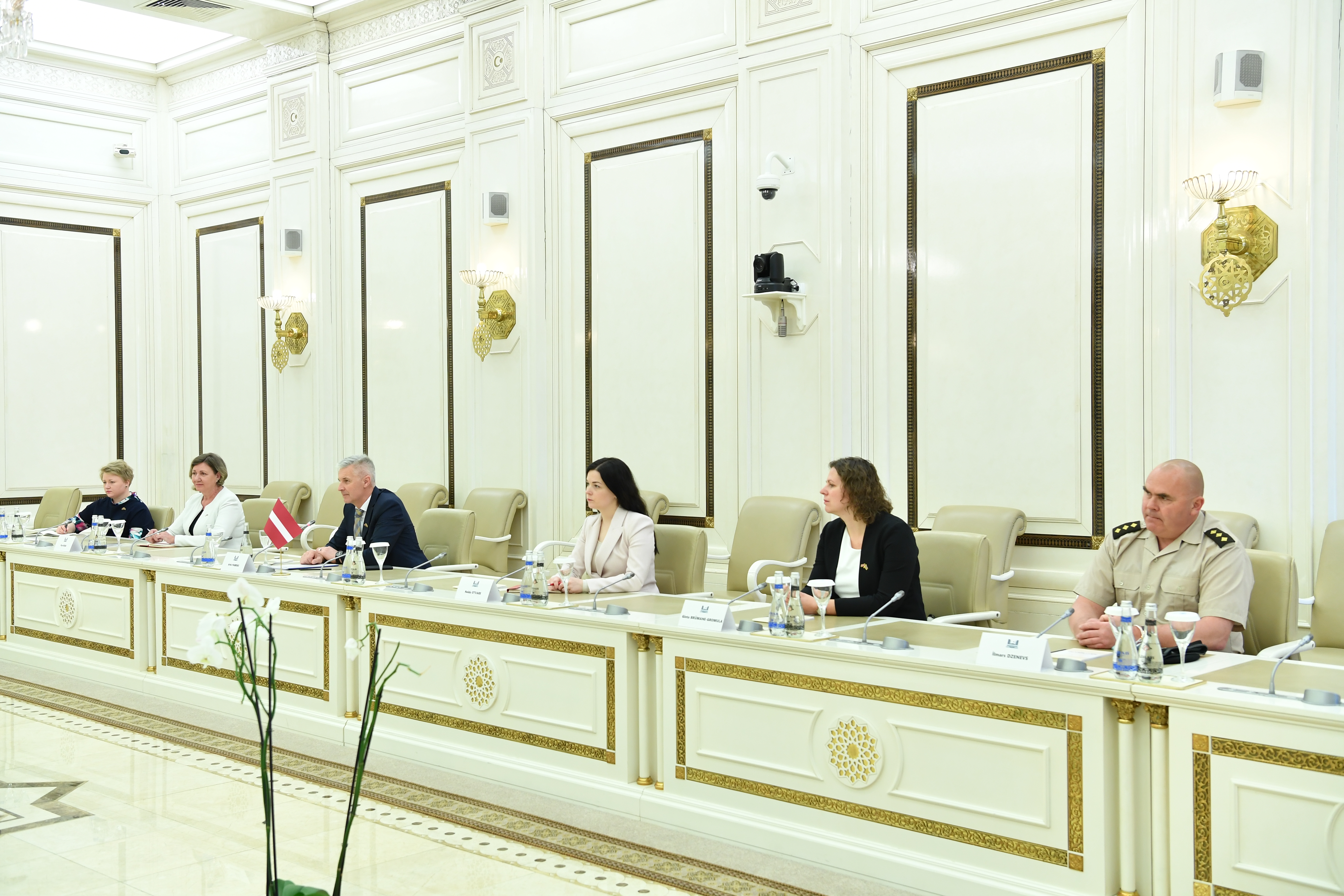 Председатель Милли Меджлиса Сагиба Гафарова встретилась с заместителем премьер-министра Латвии