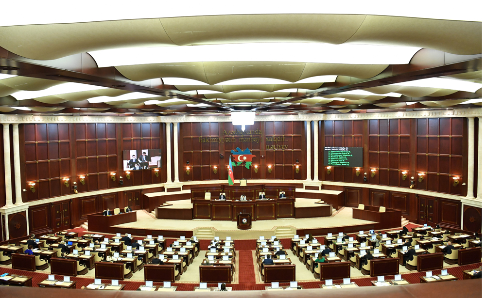 Milli Meclis: Milli Məclisin yaz sessiyasında ilk plenar iclası keçirilib